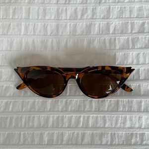 Cat eye sunglasses